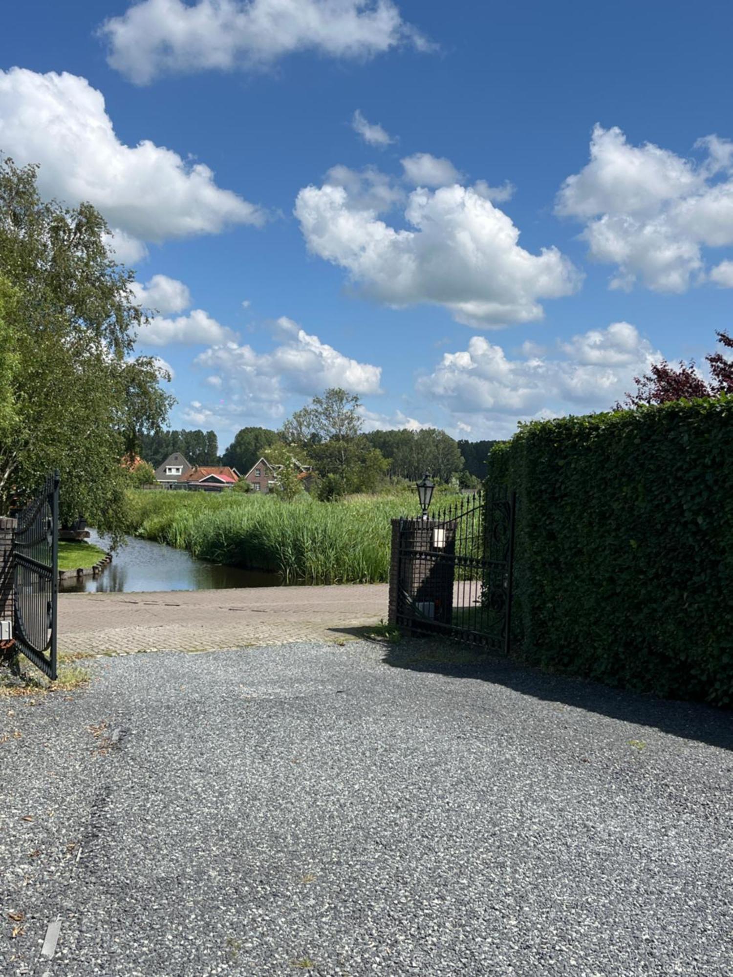 Amsterdam The Stables Villa Oostzaan Bagian luar foto